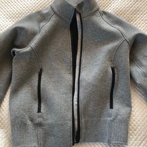 Lululemon bomber sweater size 6